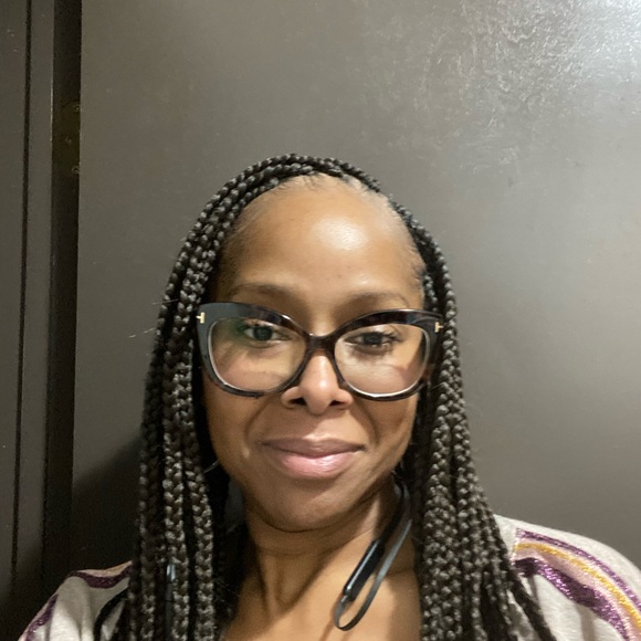 Meet your Posher, Winetta - Picture 3 of 3